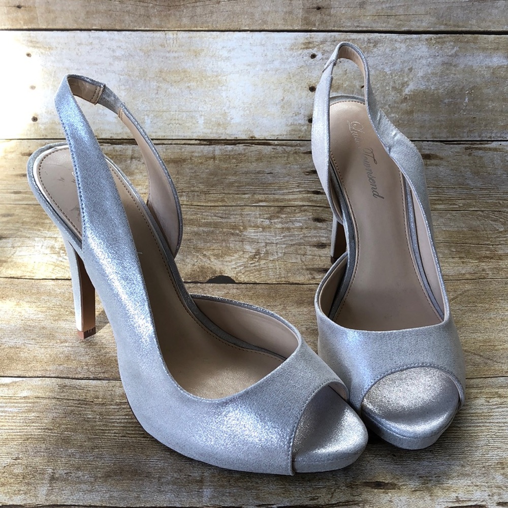 NWOT Lulu Townsend Glittery Silver Slingback Heels SZ 10